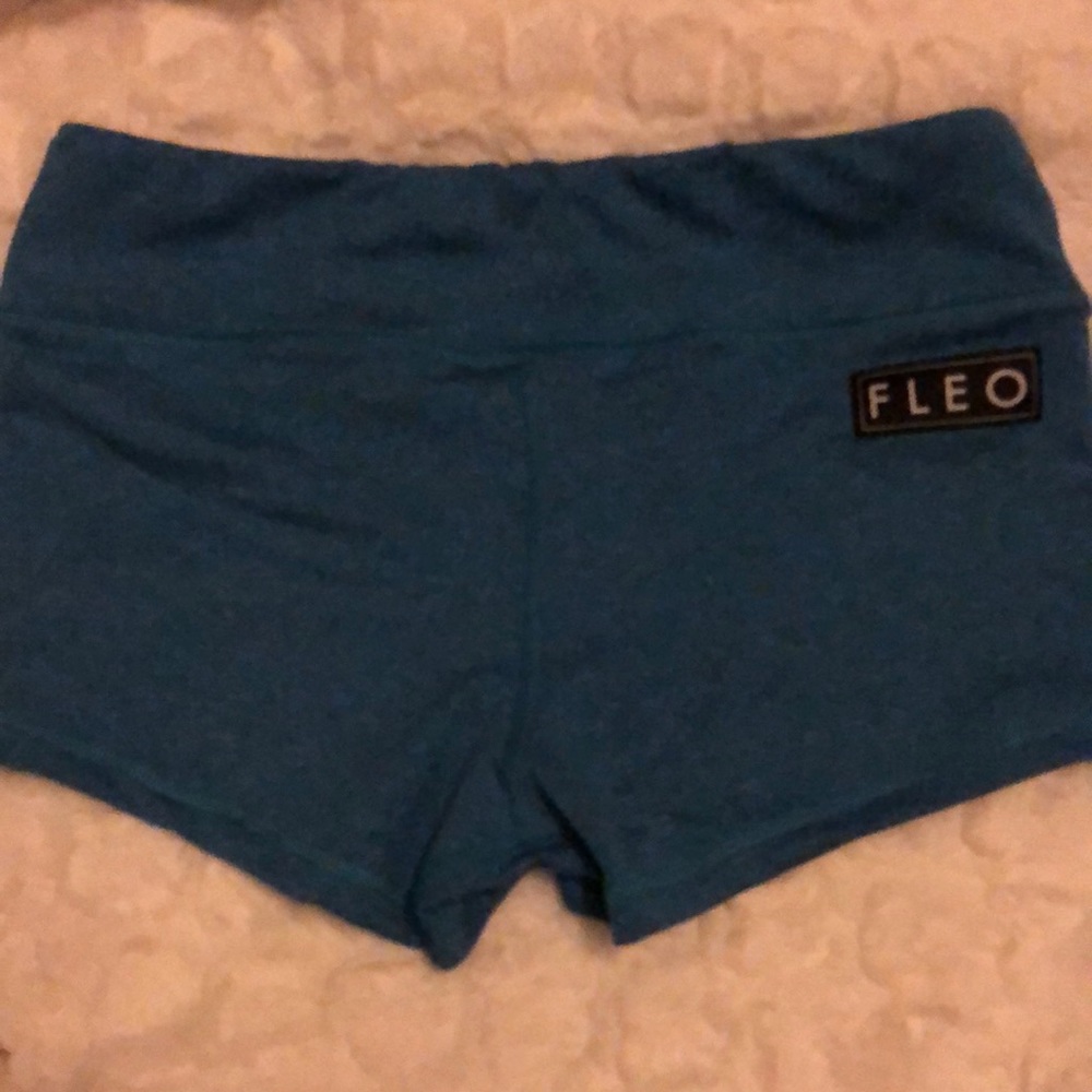 FLEO size medium shorts